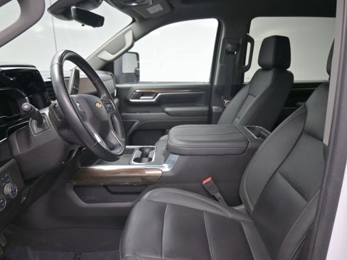 Used 2025 Chevrolet Silverado 3500 LT w/ Safety Package image 13