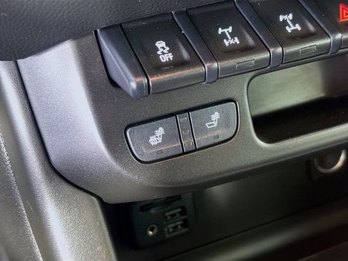 Used 2022 Chevrolet Colorado ZR2 w/ Colorado ZR2 Bison Edition AWD/4WD image 20