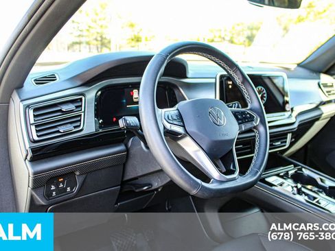 Used 2024 Volkswagen Atlas Cross Sport SE image 21