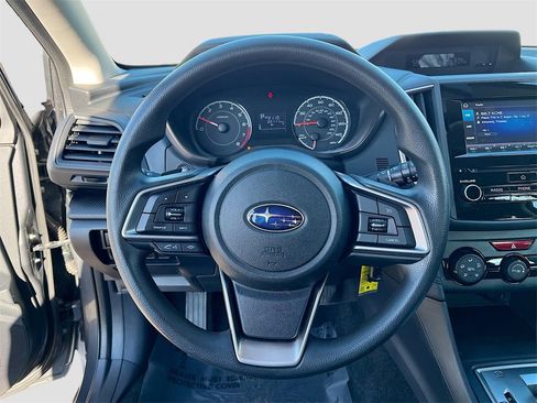 Used 2019 Subaru Impreza 2.0i Premium image 11