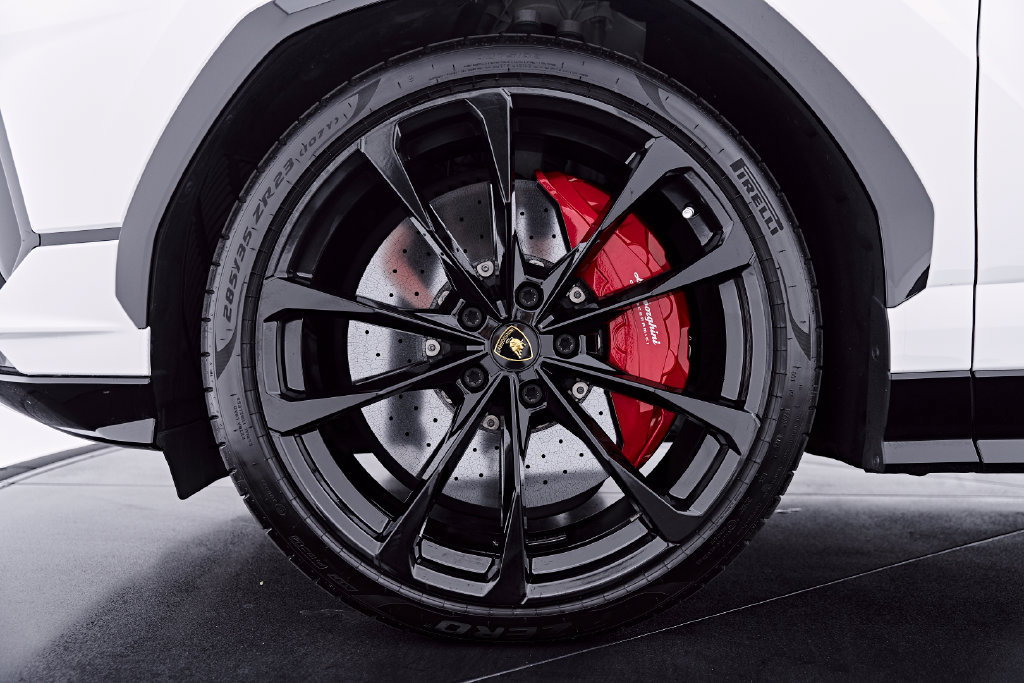 Used 2023 Lamborghini Urus S AWD/4WD image 3
