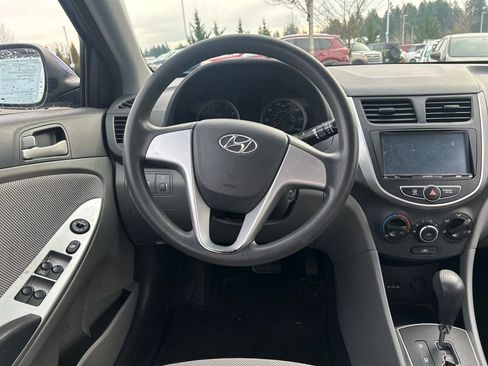 Used 2012 Hyundai Accent GLS image 7