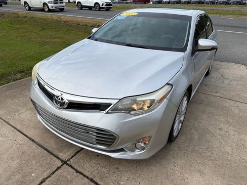 Used 2013 Toyota Avalon XLE Touring FWD image 4