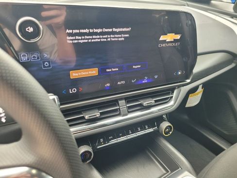 New 2026 Chevrolet Equinox EV LT image 28