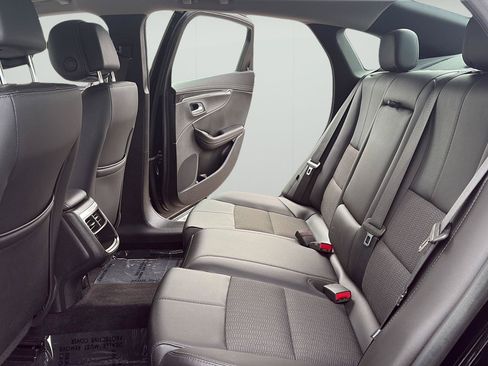 Used 2014 Chevrolet Impala LT w/ Convenience Package FWD image 18