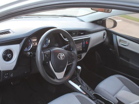 Used 2018 Toyota Corolla LE FWD image 20