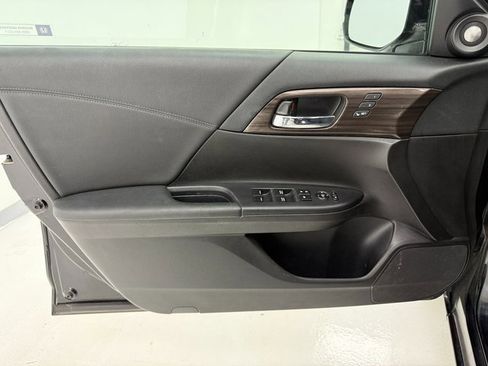 Used 2017 Honda Accord EX-L image 30