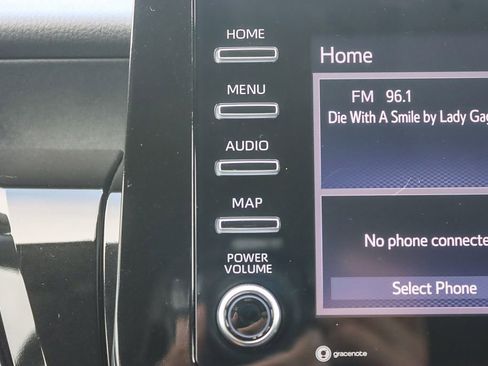 Used 2023 Toyota Camry LE image 29