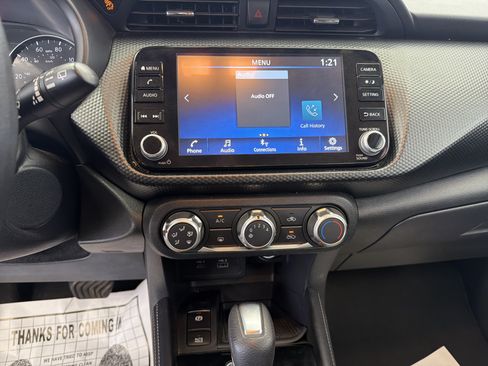 Used 2023 Nissan Kicks SV FWD image 7