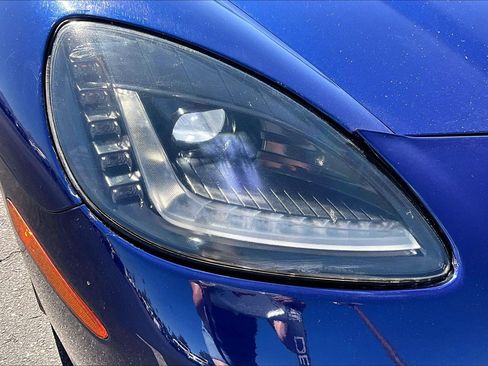 Used 2007 Chevrolet Corvette Coupe w/ Performance Package RWD image 19