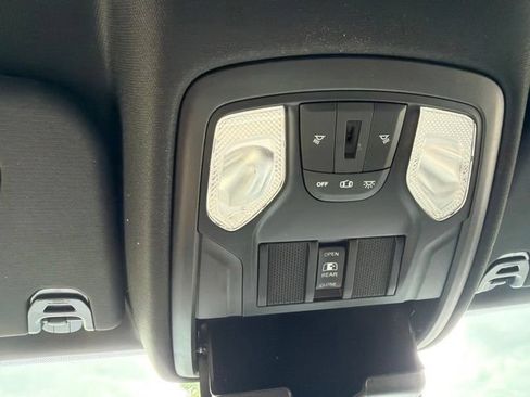 Used 2021 RAM 1500 Big Horn AWD/4WD image 25