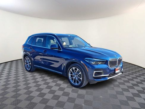 Used 2022 BMW X5 xDrive40i w/ Premium Package image 4