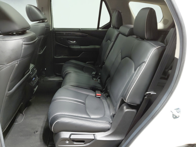 Used 2025 Honda Pilot Elite image 17