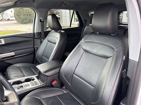 Used 2024 Ford Explorer Limited image 9