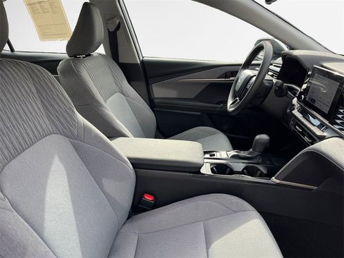 Certified 2025 Toyota Camry LE image 27