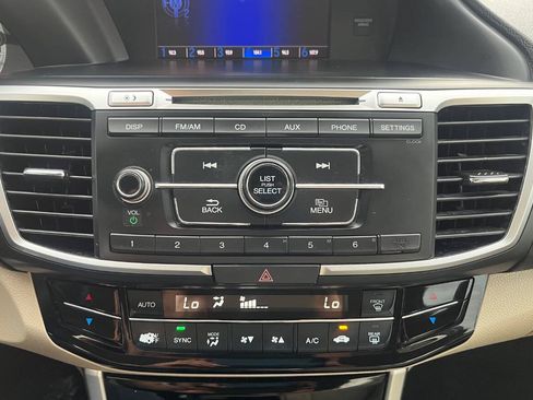 Used 2017 Honda Accord LX image 22