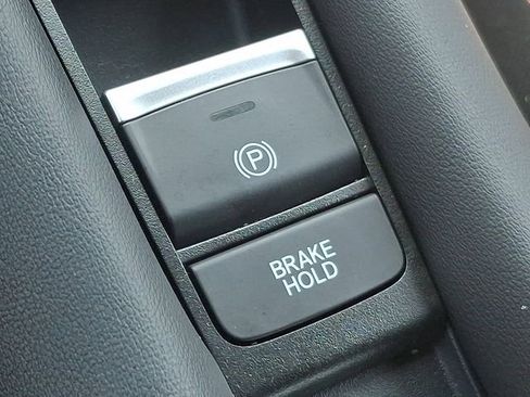 Used 2025 Honda HR-V Sport image 25