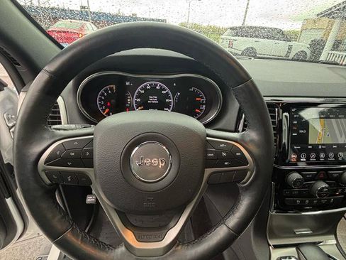Used 2019 Jeep Grand Cherokee Altitude AWD/4WD image 13