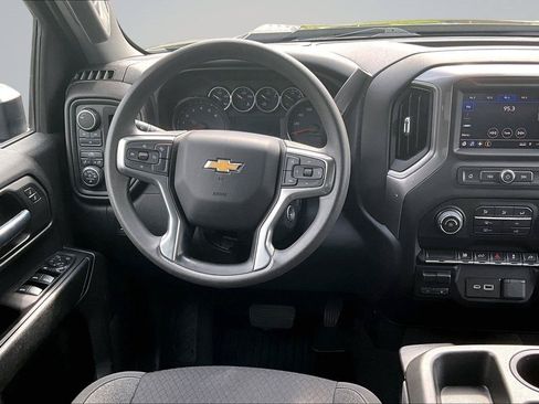 Used 2022 Chevrolet Silverado 2500 Custom w/ Custom Value Package AWD/4WD image 7