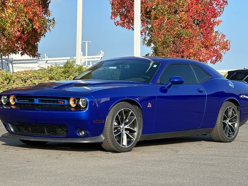 Used 2018 Dodge Challenger R/T Scat Pack w/ Leather Interior Group image 8