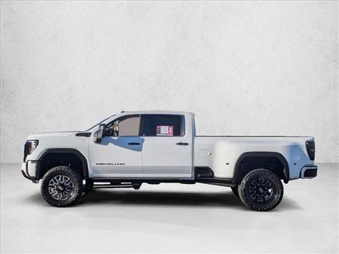 Used 2024 GMC Sierra 3500 Denali w/ Denali Reserve Package image 8