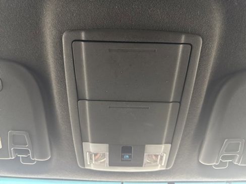 Used 2011 Ford F250 Lariat w/ Chrome Pkg image 13