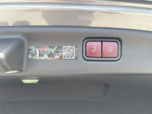 New 2025 Mercedes-Benz C 300 Sedan image 27