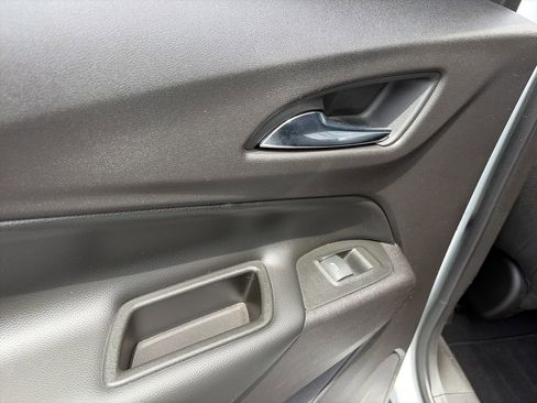 Used 2019 Chevrolet Equinox LT w/ Driver Convenience Package FWD image 27