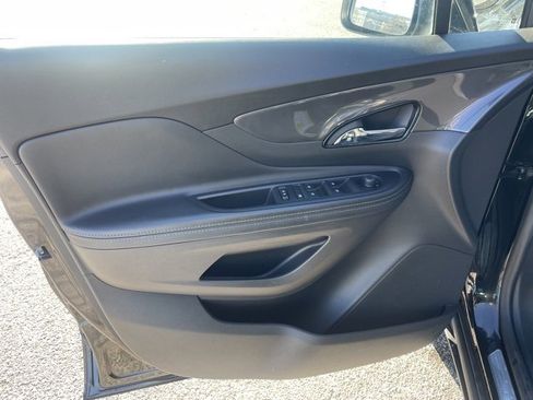 Used 2022 Buick Encore Preferred w/ Safety Package image 9