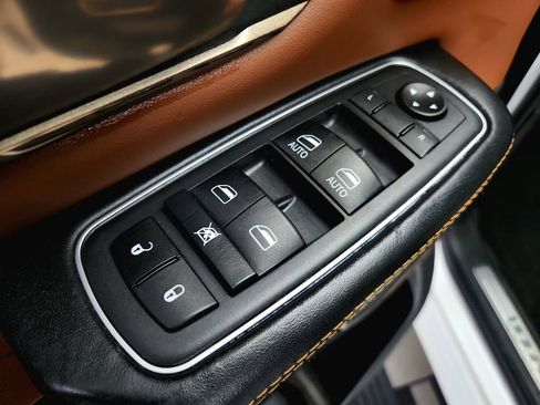 Used 2020 RAM 1500 Longhorn AWD/4WD image 25