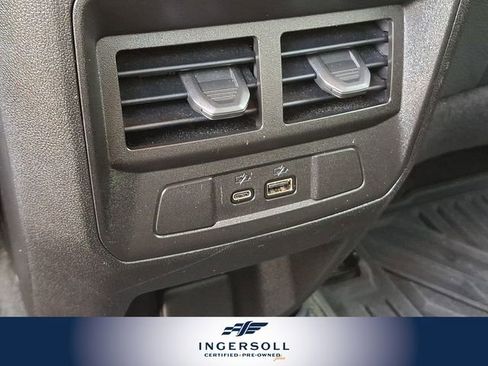 Used 2024 GMC Canyon Denali image 14