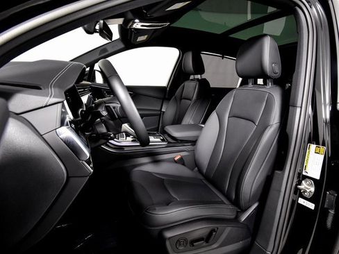 Used 2025 Audi Q7 3.0T Premium Plus w/ Premium Plus Package image 4