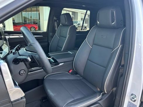 Used 2026 Cadillac Escalade Sport w/ Touring Package AWD/4WD image 16