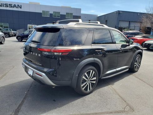 Certified 2024 Nissan Pathfinder Platinum w/ Cargo Package FWD image 4