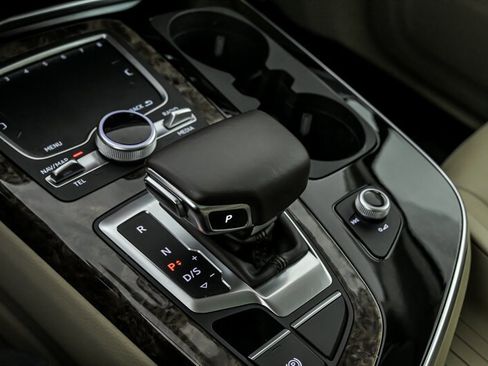 Used 2018 Audi Q7 3.0T Premium Plus w/ Premium Plus Package image 35