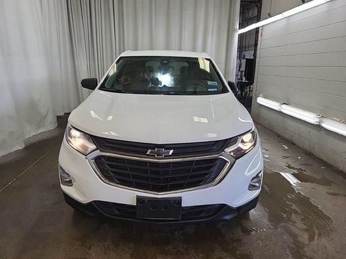 Used 2020 Chevrolet Equinox LS w/ LS Convenience Package FWD image 2