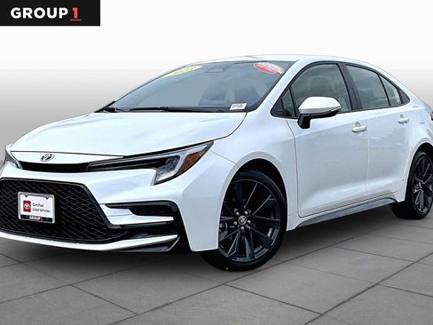 Certified 2025 Toyota Corolla SE FWD image 1