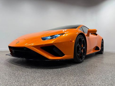 Used 2021 Lamborghini Huracan EVO image 13