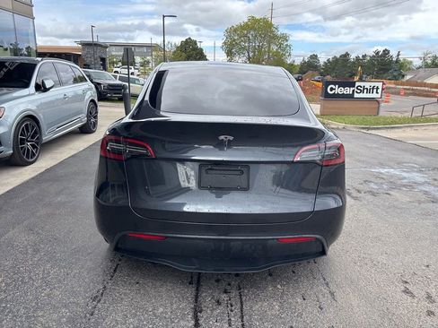 Used 2024 Tesla Model Y 2WD image 5