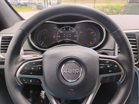 Used 2021 Jeep Grand Cherokee Laredo RWD image 60