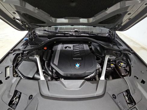 Used 2022 BMW 740i xDrive w/ Premium Package AWD/4WD image 13
