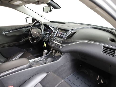 Used 2016 Chevrolet Impala LT w/ Convenience Package image 7