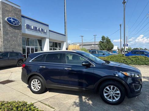 Used 2016 Kia Sorento FWD image 8