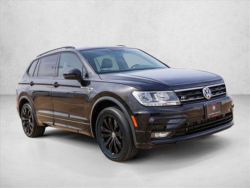 Used 2020 Volkswagen Tiguan SE R-Line AWD/4WD image 3