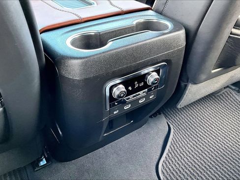 Used 2023 GMC Yukon XL Denali Ultimate image 25