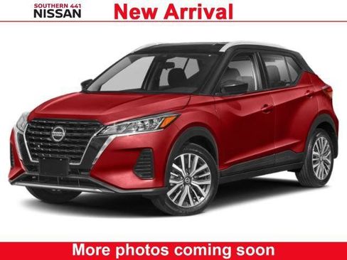 Certified 2021 Nissan Kicks SV FWD image 1