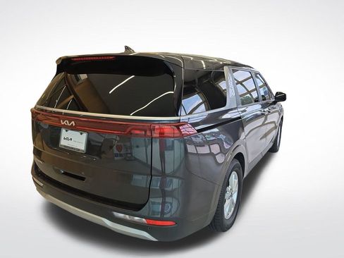 Used 2023 Kia Carnival LX FWD image 6