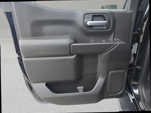 Used 2021 Chevrolet Silverado 1500 Custom w/ Safety Confidence Package AWD/4WD image 9