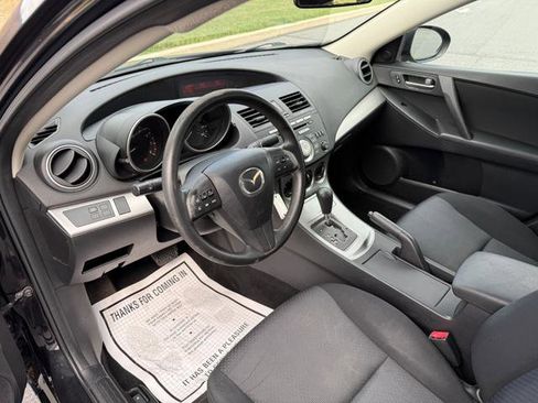 Used 2010 MAZDA MAZDA3 i Touring image 9