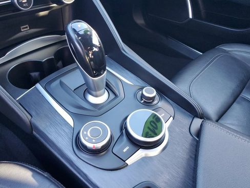 Used 2019 Alfa Romeo Giulia Sport w/ Nero Edizione image 27
